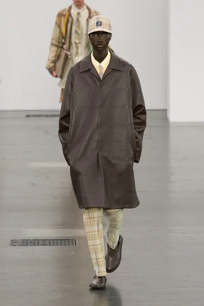 Look 17